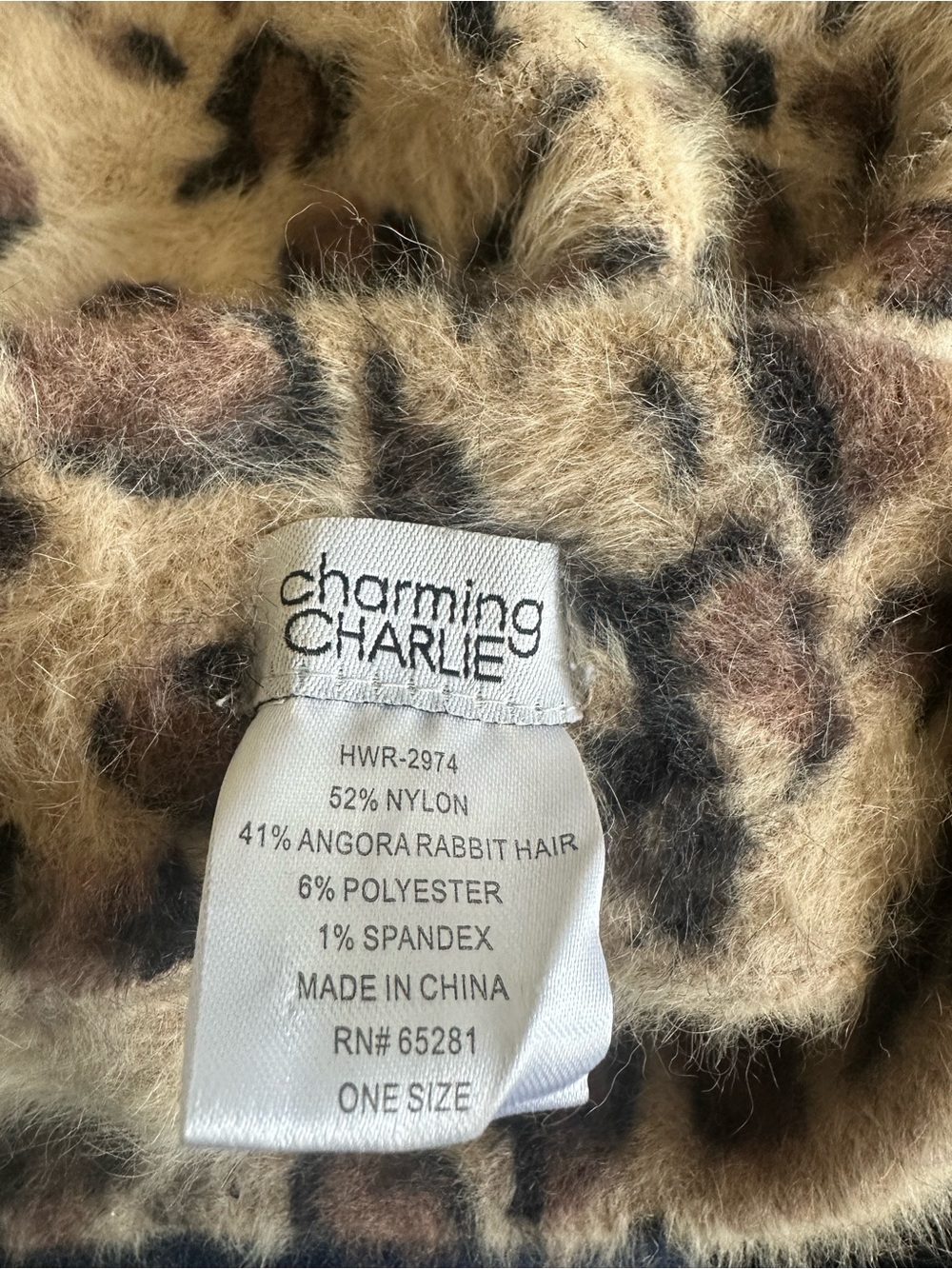 Charming Charlie Faux Fur Leopard Print hat.
41% real Angora rabbit hair - Picture 4 of 6
